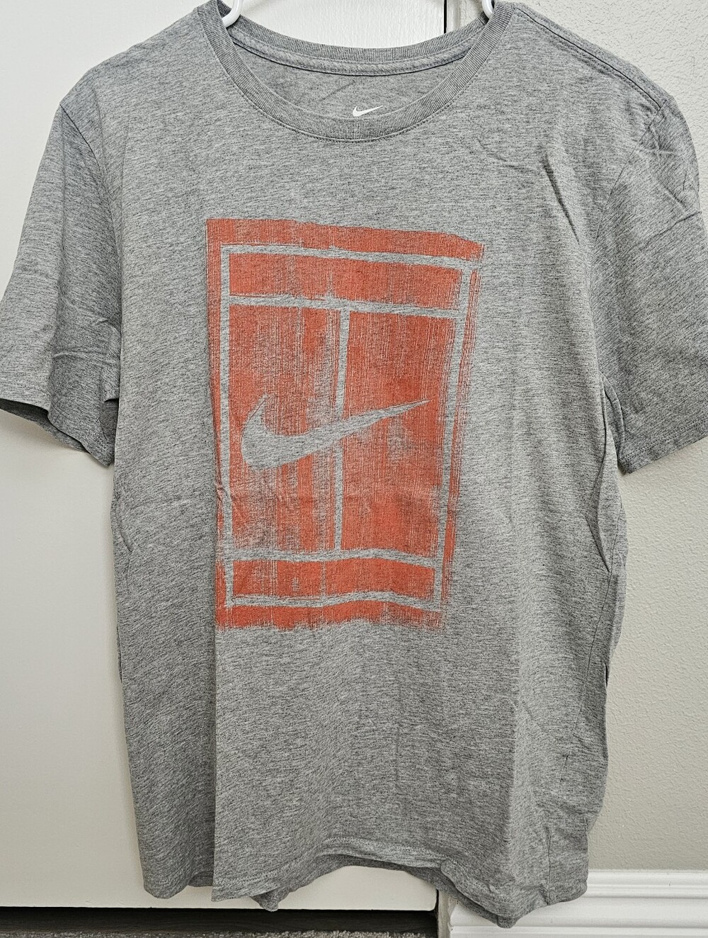 Nike Mens Court Graphic T-Shirt Grey Heather/Vintage Coral Medium French Open